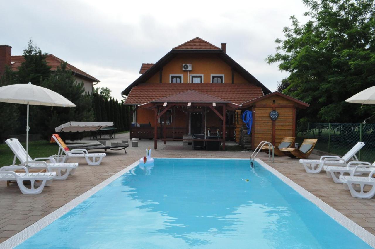 Lifestyle Balaton Villa Siofok Bagian luar foto