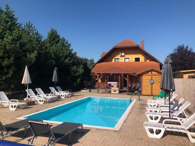 Lifestyle Balaton Villa Siofok Bagian luar foto