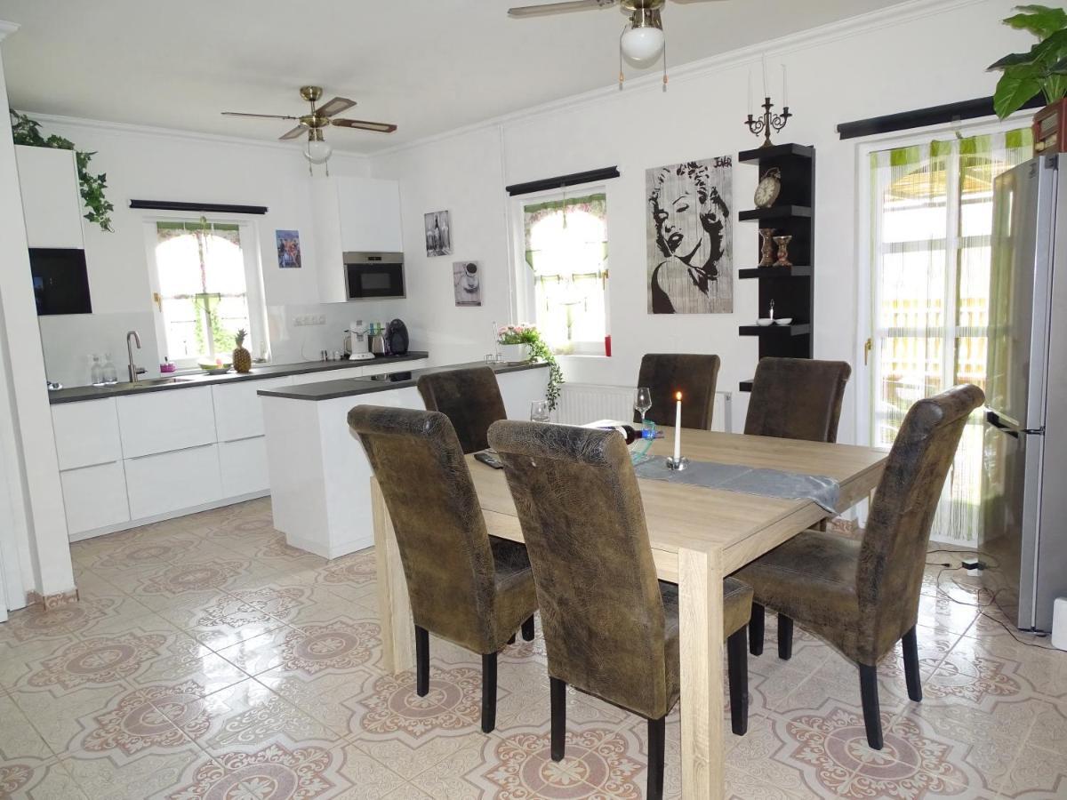 Lifestyle Balaton Villa Siofok Bagian luar foto